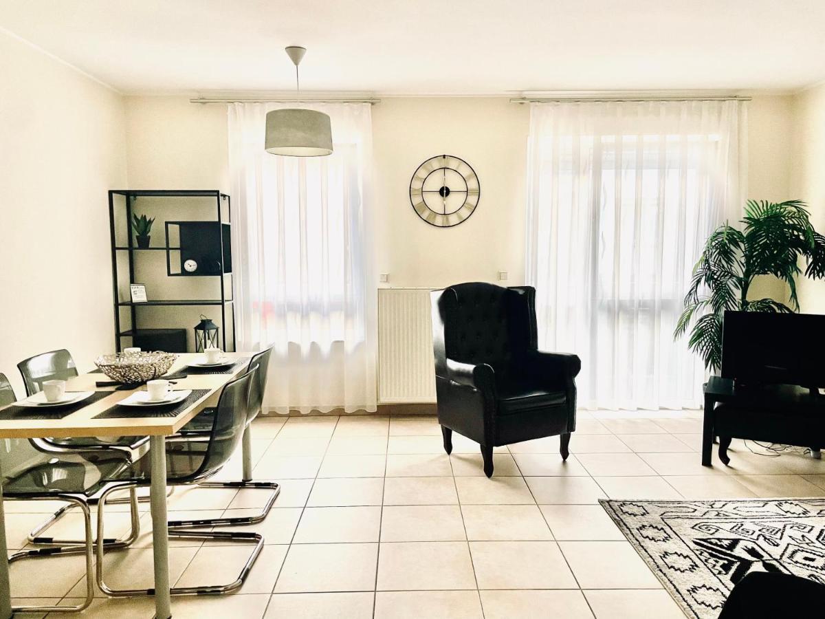 Spacious One Bedroom With Large Terrace In Centre Apartment *